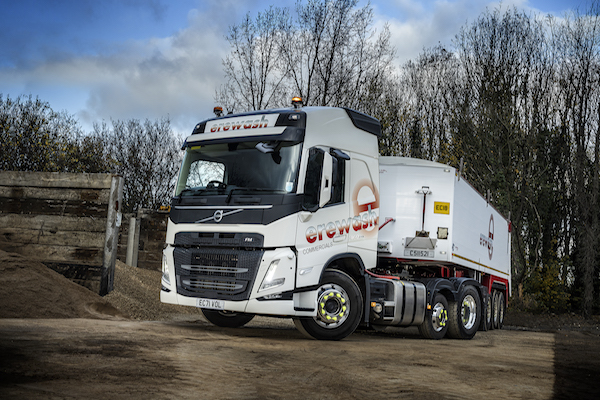 PAYLOAD POTENTIAL OF NEW VOLVO FM LITE TIPS THE BALANCE FOR EREWASH COMMERCIALS