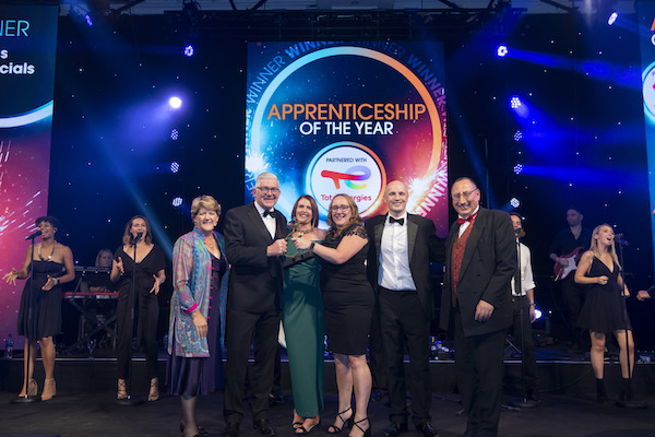 MOTUS COMMERCIALS WINS APPRENTICESHIP OF THE YEAR