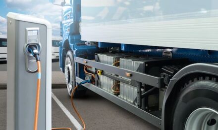Fuel cell versus battery trucks