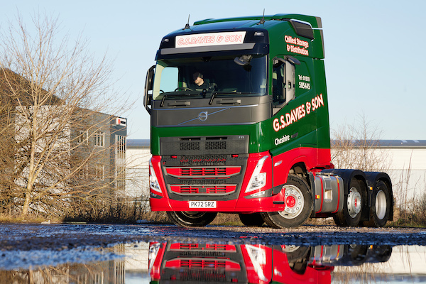 G. S. DAVIES & SON REWARDS ITS DRIVERS WITH VOLVO FH GLOBETROTTER SPECIFIED FOR MAXIMUM COMFORT