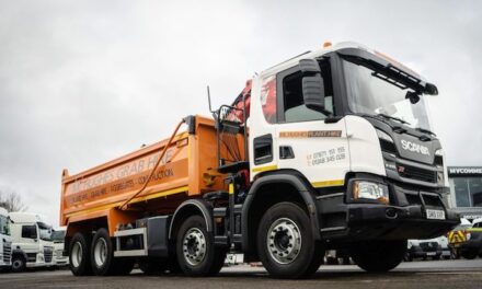 WELSH PLANT HIRE FIRM HAILS QUALITY OF REFURBISHED TIPPER GRABS FROM MV COMMERCIAL