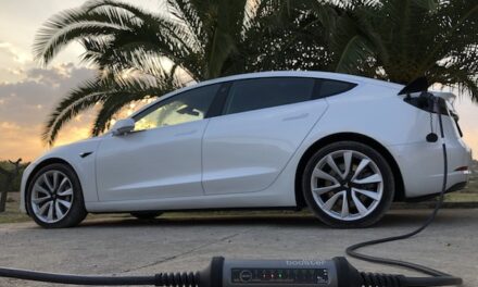 Electric cars and high temperatures: 7 tips to keep your electric car charged this summer.