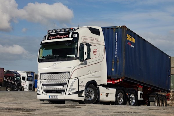 VOLVO TRUCKS’ PRODUCT PERFORMANCE STILL CRYSTAL CLEAR FOR TOPAZ TRANSPORT