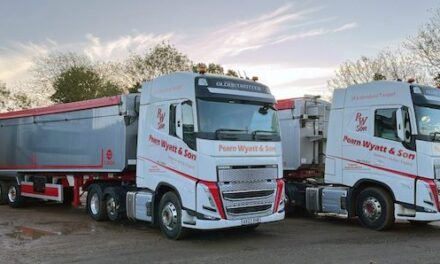 ORFOLK HAULIER EXTENDS LONGSTANDING RELATIONSHIP WITH FRUEHAUF AFTER BUYING NEW TIPPERS