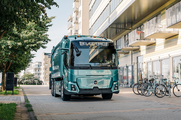 VOLVO INTRODUCES ITS FIRST EVER ELECTRIC-ONLY TRUCK – OPTIMISED FOR CLEANER AND SAFER CITY TRANSPORT