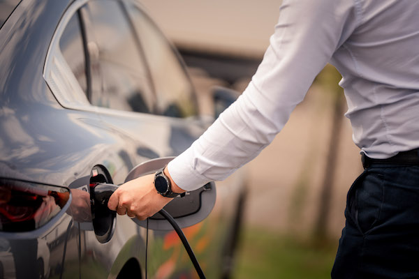 Business services giant Radius partners with Aston Barclay for UK-wide EV charging project