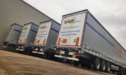 SCHMITZ CARGOBULL DELIVERS ITS FIRST UK-BUILT TRAILERS INTO TAPFREIGHT